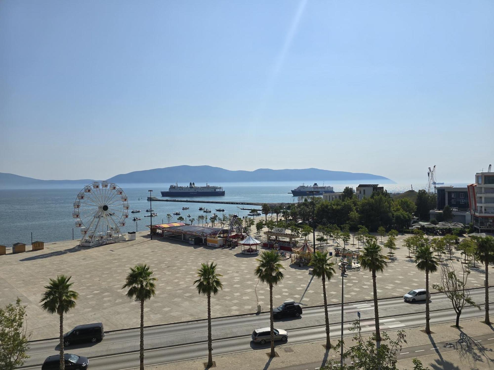 Sea View Apartment Влёра Экстерьер фото
